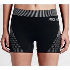 Nike Pro black bikeshorts
